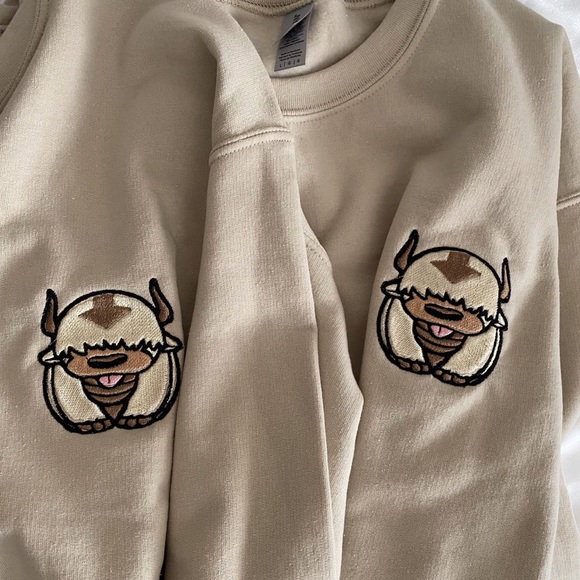 Appa Embroidered Crewneck - Picture 2 of 2